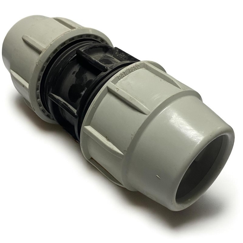 manicotto a compressione per tubi in polietilene D.75