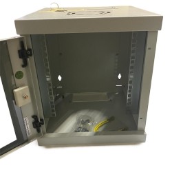 Armadio rack da 10 pollici per fissaggio a muro, modello I-CASE M10-G di Intellinet.