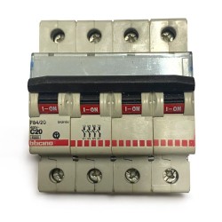 BTicino F84/20 C20 a 4 poli Interruttore Automatico Magnetotermico