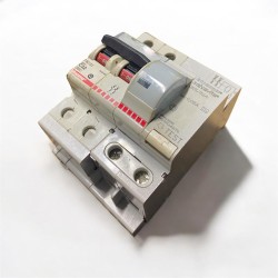 interruttore magnetotermico...