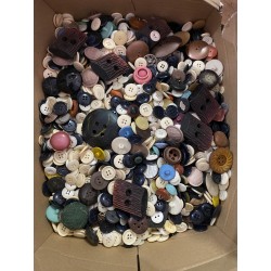 STOCK DI BOTTONI DI VARIE DIMENSIONI E COLORI MISTI CONFEZIONE DA 0,50 KG