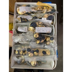 BOTTONI IN METTALO, LEGNO, PLASTICA 60 PEZZI A SCELTA COLORI MISTI E VARIE MISURE