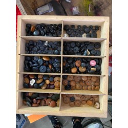 BOTTONI IN METTALO, LEGNO, PLASTICA 60 PEZZI A SCELTA COLORI MISTI E VARIE MISURE