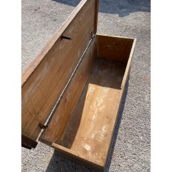 Antica Cassapanca Rustica in Legno – Da restaurare