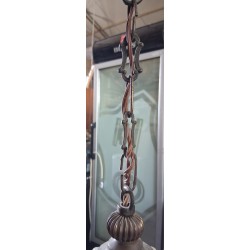lampadario a sospensione vintage risalente  agli anni '60 o '70   usato