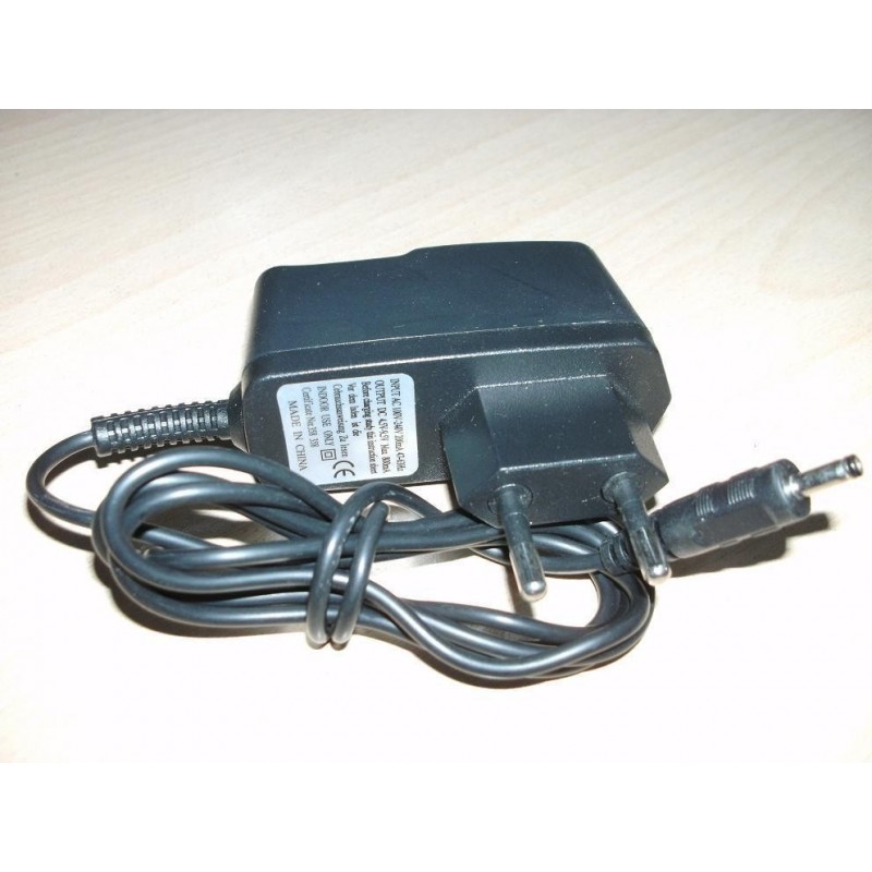 ALIMENTATORE CON SPINA ITALIANA   4,5-9,5V 800mA USATO lrx