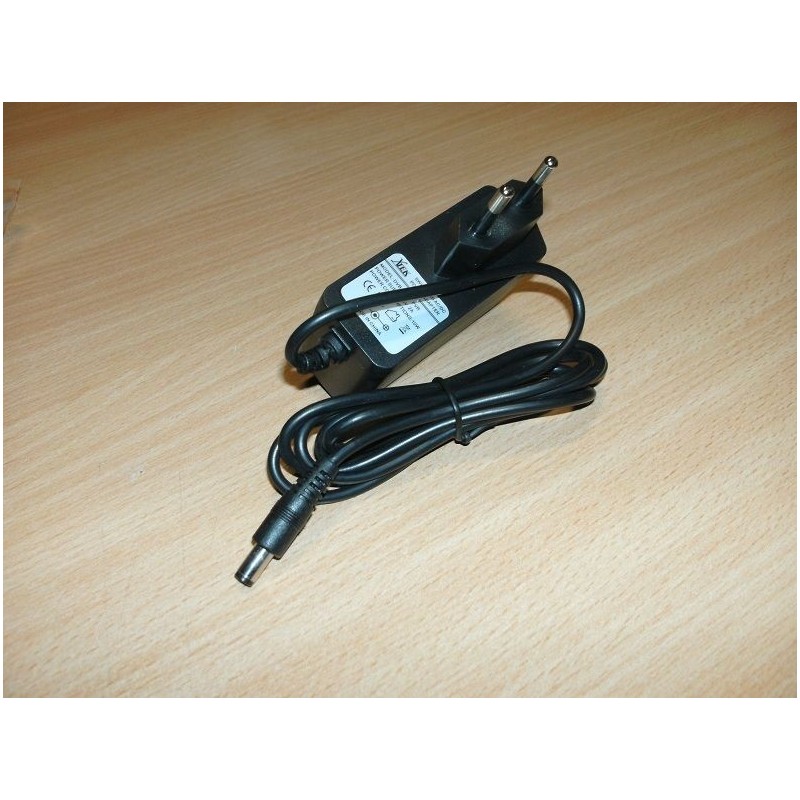 SWITCHING AC/DC POWER ADAPTER  MODEL DVB-T7001 PVR 5V 2A NUOVO  lrx